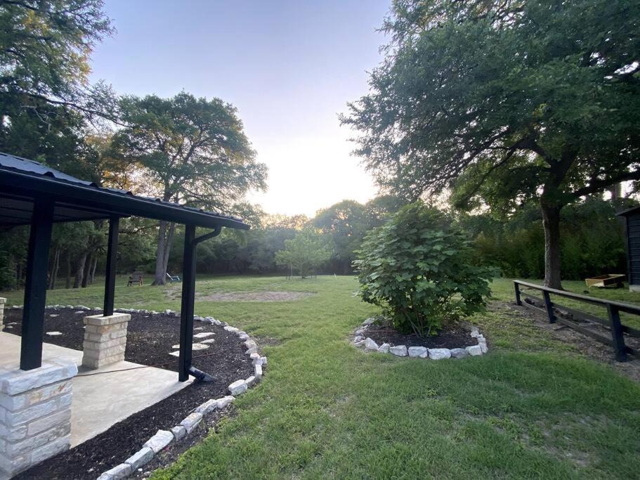 Relaxing Alpaca Ranch Mins From Downtown Wimberley Villa Esterno foto