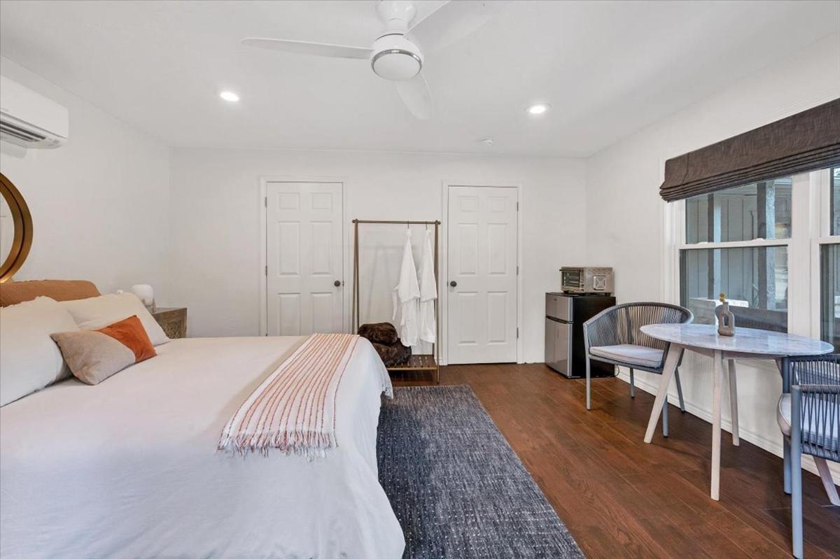 Relaxing Alpaca Ranch Mins From Downtown Wimberley Villa Esterno foto