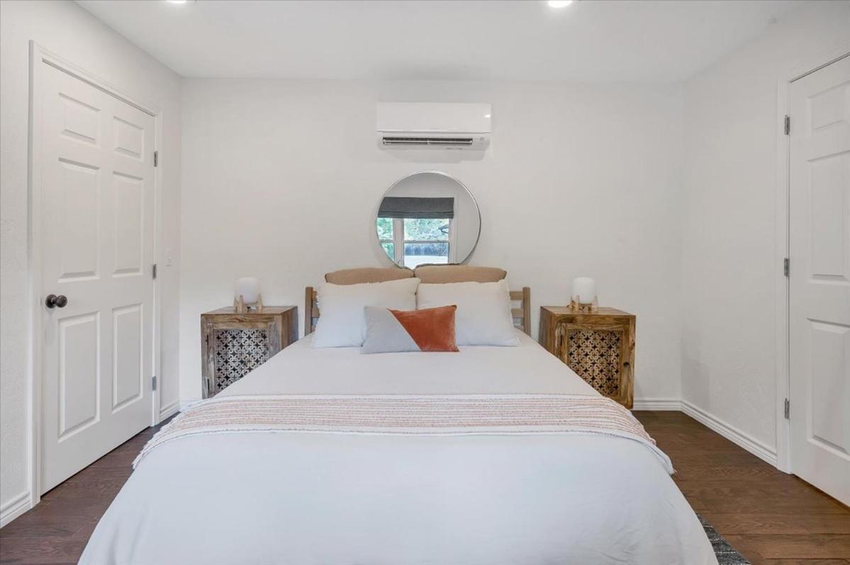 Relaxing Alpaca Ranch Mins From Downtown Wimberley Villa Esterno foto